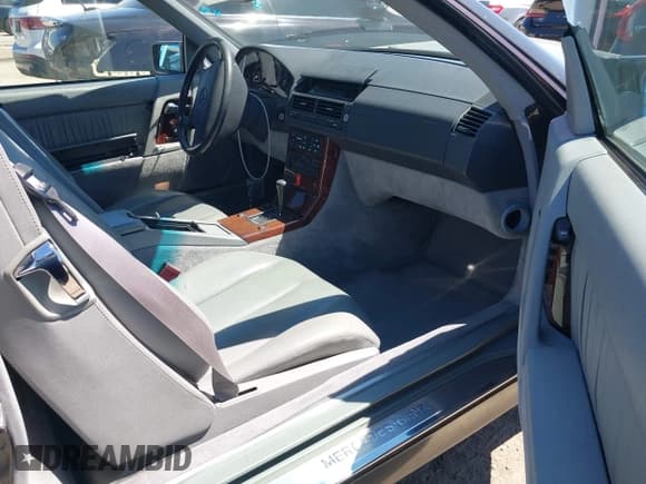 ✅ 1994 Mercedes-Benz SL • VIN: WDBFA63E3RF089489 • Lot: 43164996. Listed on IAAI with 78,609 mi. Free auction sales archive from the USA and detailed vehicle history report at DreamBid. Image 5.