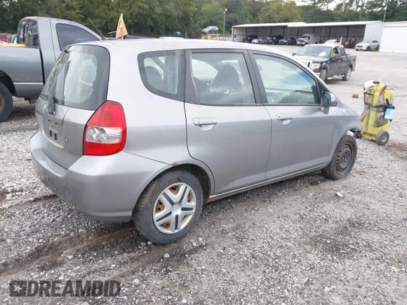 ✅ 2008 Honda Fit • VIN: JHMGD384X8S041522 • Лот: 43108354. Опубликован ранее на IAAI с пробегом Не указан. Бесплатный доступ к архиву аукционных продаж из США и подробный отчёт об истории автомобиля на DreamBid. Изображение 4.