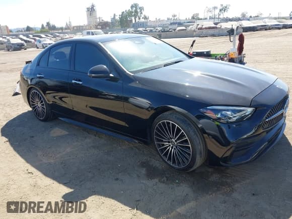 ✅ 2024 Mercedes-Benz C 300 • VIN: W1KAF4GB4RR183984 • Lot: 43239546. Wystawiony na IAAI z przebiegiem 24 240 mil. Bezpłatny archiwum sprzedaży aukcyjnych z USA i szczegółowy raport historii pojazdu na DreamBid. Zdjęcie 1.