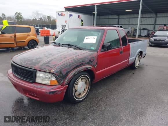 ✅ 2003 GMC Sonoma SLS • VIN: 1GTCS19X838142020 • Lot: 41297220. Wystawiony na IAAI z przebiegiem 378 855 mil. Bezpłatny archiwum sprzedaży aukcyjnych z USA i szczegółowy raport historii pojazdu na DreamBid. Zdjęcie 2.