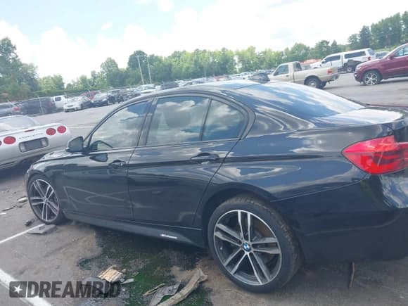 ✅ 2018 BMW 3 Series 340i • VIN: WBA8B3C5XJK843308 • Лот: 42629501. Опубликован ранее на IAAI с пробегом 94 612 миль. Бесплатный доступ к архиву аукционных продаж из США и подробный отчёт об истории автомобиля на DreamBid. Изображение 13.
