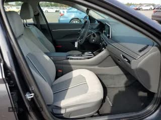 ✅ 2020 Hyundai Sonata SE • VIN: 5NPEG4JA1LH016411 • Лот: 63030582. Опубликован ранее на Copart с пробегом 28 511 миль. Бесплатный доступ к архиву аукционных продаж из США и подробный отчёт об истории автомобиля на DreamBid. Изображение 5.