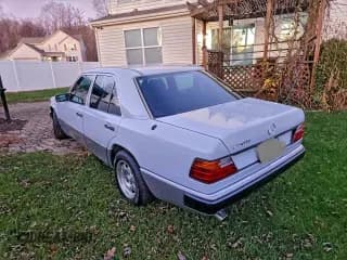 ✅ 1991 Mercedes-Benz 250 • VIN: WDB1241251B507244 • Lot: 94598095. Wystawiony na Copart z przebiegiem 252 686 mil. Bezpłatny archiwum sprzedaży aukcyjnych z USA i szczegółowy raport historii pojazdu na DreamBid. Zdjęcie 3.
