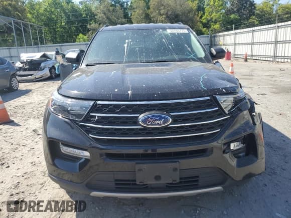 ✅ 2022 Ford Explorer XLT • VIN: 1FMSK7DH9NGC12577 • Lot: 52763775. Wystawiony na Copart z przebiegiem 55 916 mil. Bezpłatny archiwum sprzedaży aukcyjnych z USA i szczegółowy raport historii pojazdu na DreamBid. Zdjęcie 5.