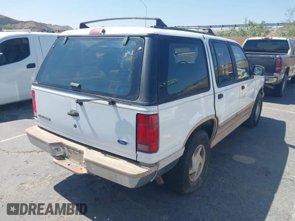 ✅ 1993 Ford Explorer Eddie Bauer • VIN: 1FMDU32X5PUD94496 • Лот: 42494424. Опубликован ранее на IAAI с пробегом 26 047 миль. Бесплатный доступ к архиву аукционных продаж из США и подробный отчёт об истории автомобиля на DreamBid. Изображение 4.
