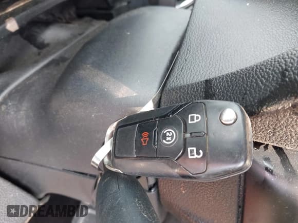 ✅ 2016 Ford F-150 XLT • VIN: 1FTFX1EG0GFA20550 • Лот: 42994178. Опубликован ранее на IAAI с пробегом 122 779 миль. Бесплатный доступ к архиву аукционных продаж из США и подробный отчёт об истории автомобиля на DreamBid. Изображение 11.