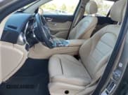 ✅ 2021 Mercedes-Benz GLC 300 • VIN: W1N0G8EB1MF871604 • Lot: 87061095. Wystawiony na Copart z przebiegiem 46 745 mil. Bezpłatny archiwum sprzedaży aukcyjnych z USA i szczegółowy raport historii pojazdu na DreamBid. Zdjęcie 7.