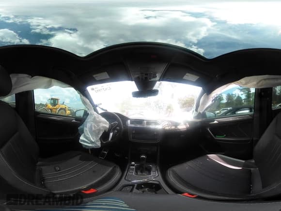 ✅ 2023 Volkswagen Tiguan SE R-Line Black • VIN: 3VVCB7AX2PM109516 • Лот: 42627592. Опубликован ранее на IAAI с пробегом 26 533 миль. Бесплатный доступ к архиву аукционных продаж из США и подробный отчёт об истории автомобиля на DreamBid. Изображение 18.