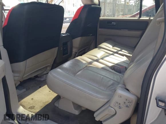 ✅ 2011 Ford Expedition Max XLT • VIN: 1FMJK1H5XBEF01676 • Lot: 43068880. Listed on IAAI with 210,303 mi. Free auction sales archive from the USA and detailed vehicle history report at DreamBid. Image 8.