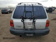 ✅ 2000 Subaru Forester L • VIN: JF1SF6351YH724848 • Lot: 82356945. Wystawiony na Copart z przebiegiem 130 868 mil. Bezpłatny archiwum sprzedaży aukcyjnych z USA i szczegółowy raport historii pojazdu na DreamBid. Zdjęcie 6.