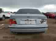 1998 BMW 3 Series z VIN WBACD3328WAV23184, wystawiony jako Copart lot #58570555 z przebiegiem 181 087 mil mil oraz Szkoda całkowita • Salvage title. Historia ofert i sprzedaży dostępna na DreamBid. Obrazek 6.