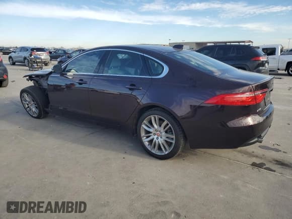 ✅ 2017 Jaguar XF 35t Prestige • VIN: SAJBK4BV4HCY27031 • Lot: 87387524. Wystawiony na Copart z przebiegiem 47 046 mil. Bezpłatny archiwum sprzedaży aukcyjnych z USA i szczegółowy raport historii pojazdu na DreamBid. Zdjęcie 2.