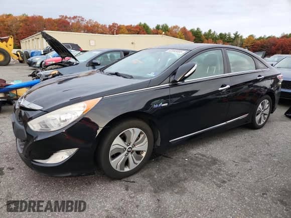 2013 Hyundai Sonata with VIN KMHEC4A45DA072393, listed as a Copart auction lot 82593085 with 146,590 mi miles and Clean title. Bid and sale history available at DreamBid. Image 1.