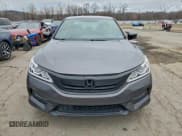 ✅ 2017 Honda Accord Sport • VIN: 1HGCR2F50HA010861 • Lot: 93678025. Wystawiony na Copart z przebiegiem 93 658 mil. Bezpłatny archiwum sprzedaży aukcyjnych z USA i szczegółowy raport historii pojazdu na DreamBid. Zdjęcie 5.