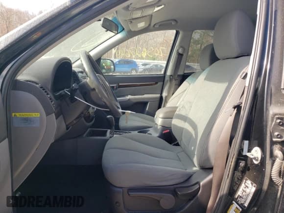 ✅ 2012 Hyundai Santa Fe GLS • VIN: 5XYZGDAB4CG093307 • Lot: 70527644. Listed on Copart with 237,657 mi. Free auction sales archive from the USA and detailed vehicle history report at DreamBid. Image 7.