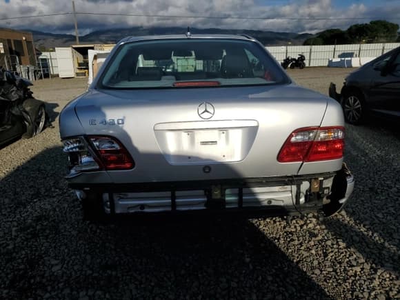 ✅ 2001 Mercedes-Benz E 320 • VIN: WDBJF70J01B300209 • Лот: 93769405. Опубликован ранее на Copart с пробегом 149 213 миль. Бесплатный доступ к архиву аукционных продаж из США и подробный отчёт об истории автомобиля на DreamBid. Изображение 6.