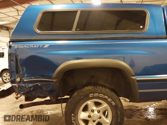 ✅ 1997 Dodge 1500 • VIN: 3B7HF13ZXVG801149 • Lot: 42903225. Wystawiony na IAAI z przebiegiem 213 225 mil. Bezpłatny archiwum sprzedaży aukcyjnych z USA i szczegółowy raport historii pojazdu na DreamBid. Zdjęcie 18.