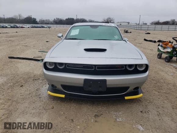 ✅ 2021 Dodge Challenger R/T • VIN: 2C3CDZBT1MH601601 • Lot: 39431493. Wystawiony na Copart z przebiegiem 19 148 mil. Bezpłatny archiwum sprzedaży aukcyjnych z USA i szczegółowy raport historii pojazdu na DreamBid. Zdjęcie 5.