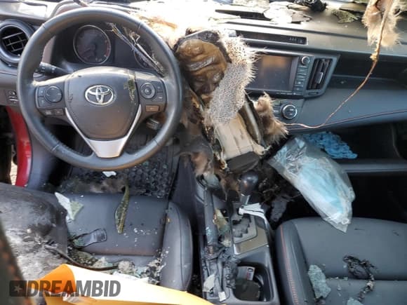 ✅ 2018 Toyota RAV4 SE • VIN: 2T3JFREV8JW714418 • Лот: 70468105. Опубликован ранее на Copart с пробегом Не указан. Бесплатный доступ к архиву аукционных продаж из США и подробный отчёт об истории автомобиля на DreamBid. Изображение 8.