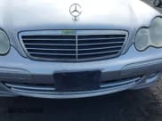 ✅ 2005 Mercedes-Benz C 240 • VIN: WDBRF81J85F682852 • Lot: 41928945. Wystawiony na IAAI z przebiegiem 106 981 mil. Bezpłatny archiwum sprzedaży aukcyjnych z USA i szczegółowy raport historii pojazdu na DreamBid. Zdjęcie 6.