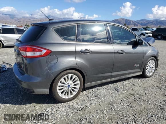 ✅ 2017 Ford C-Max SE • VIN: 1FADP5EUXHL104811 • Lot: 82498685. Wystawiony na Copart z przebiegiem 158 124 mil. Bezpłatny archiwum sprzedaży aukcyjnych z USA i szczegółowy raport historii pojazdu na DreamBid. Zdjęcie 3.