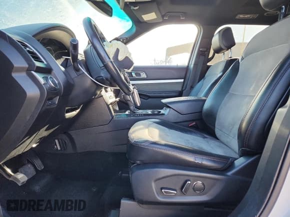 ✅ 2017 Ford Explorer XLT • VIN: 1FM5K7D88HGB14903 • Лот: 92137985. Опубликован ранее на Copart с пробегом 194 819 миль. Бесплатный доступ к архиву аукционных продаж из США и подробный отчёт об истории автомобиля на DreamBid. Изображение 7.