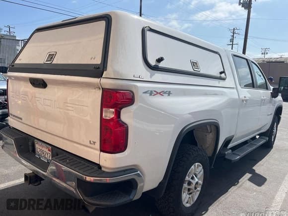 ✅ 2020 Chevrolet Silverado 2500HD LT • VIN: 1GC1YNE71LF199190 • Lot: 42658880. Wystawiony na IAAI z przebiegiem 59 914 mil. Bezpłatny archiwum sprzedaży aukcyjnych z USA i szczegółowy raport historii pojazdu na DreamBid. Zdjęcie 1.