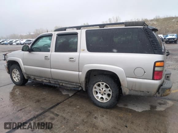 ✅ 2004 Chevrolet Suburban Z71 • VIN: 3GNFK16Z44G305168 • Лот: 53900955. Опубликован ранее на Copart с пробегом 186 770 миль. Бесплатный доступ к архиву аукционных продаж из США и подробный отчёт об истории автомобиля на DreamBid. Изображение 2.