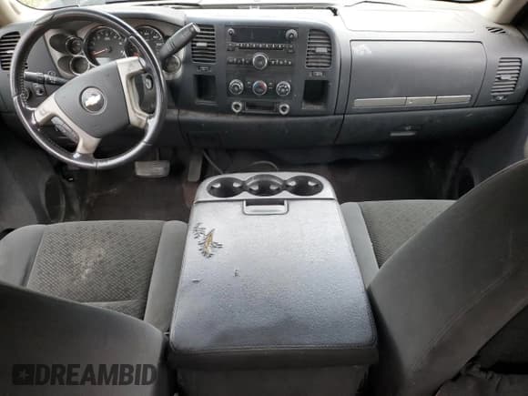 ✅ 2008 Chevrolet Silverado 2500HD Work Truck • VIN: 1GCHC29K48E217723 • Lot: 64995835. Wystawiony na Copart z przebiegiem 267 605 mil. Bezpłatny archiwum sprzedaży aukcyjnych z USA i szczegółowy raport historii pojazdu na DreamBid. Zdjęcie 8.