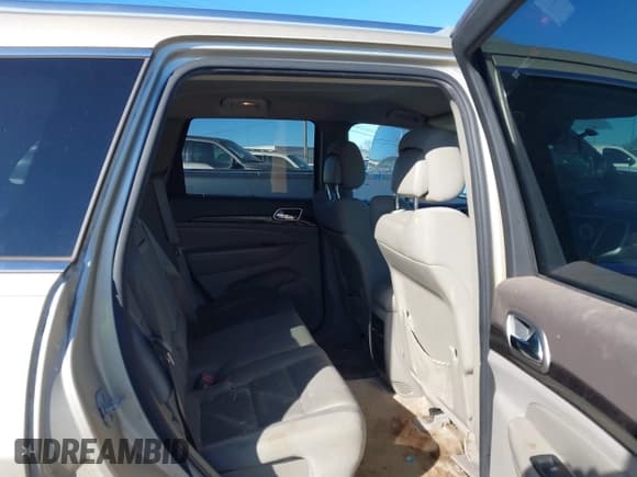 ✅ 2011 Jeep Grand Cherokee Laredo • VIN: 1J4RS4GG6BC578000 • Lot: 43803563. Listed on IAAI with 133,430 mi. Free auction sales archive from the USA and detailed vehicle history report at DreamBid. Image 8.