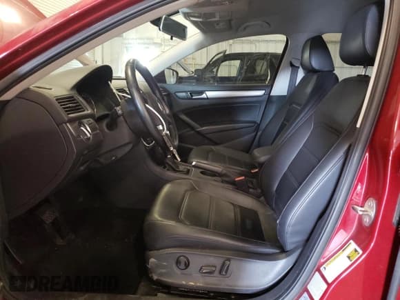 ✅ 2015 Volkswagen Passat Wolfsburg Edition • VIN: 1VWAT7A39FC092386 • Lot: 68536745. Listed on Copart with 64,791 mi. Free auction sales archive from the USA and detailed vehicle history report at DreamBid. Image 7.