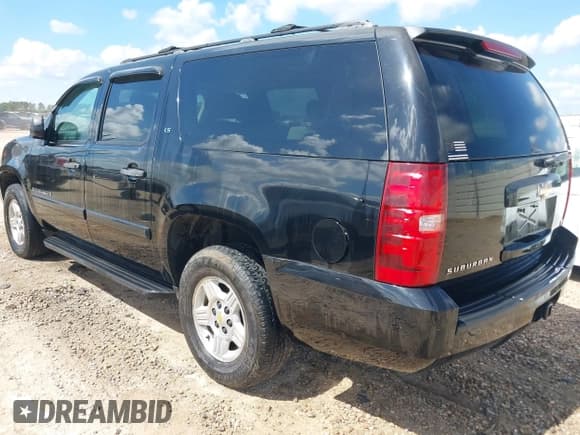 ✅ 2007 Chevrolet Suburban LTZ • VIN: 1GNFC16067R362023 • Lot: 43295147. Listed on IAAI with 147,539 mi. Free auction sales archive from the USA and detailed vehicle history report at DreamBid. Image 3.