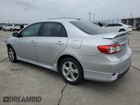 ✅ 2011 Toyota Corolla S • VIN: 2T1BU4EE4BC605009 • Lot: 92760115. Wystawiony na Copart z przebiegiem 123 461 mil. Bezpłatny archiwum sprzedaży aukcyjnych z USA i szczegółowy raport historii pojazdu na DreamBid. Zdjęcie 2.