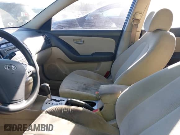 2007 Hyundai Elantra GLS z VIN KMHDU46D07U026359, wystawiony jako IAAI lot #43445159 z przebiegiem 254 108 mil mil oraz . Historia ofert i sprzedaży dostępna na DreamBid. Obrazek 5.