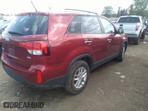 ✅ 2014 Kia Sorento LX • VIN: 5XYKT3A67EG478521 • Lot: 25649834. Listed on IAAI with 69,486 mi. Free auction sales archive from the USA and detailed vehicle history report at DreamBid. Image 4.