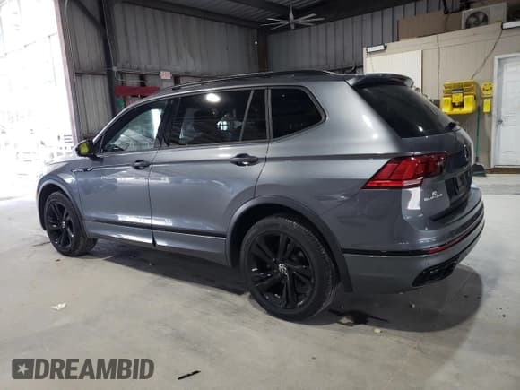 ✅ 2023 Volkswagen Tiguan SE R-Line Black • VIN: 3VV8B7AXXPM003871 • Лот: 66641785. Опубликован ранее на Copart с пробегом 44 666 миль. Бесплатный доступ к архиву аукционных продаж из США и подробный отчёт об истории автомобиля на DreamBid. Изображение 2.