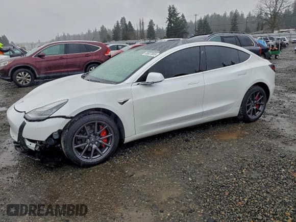 ✅ 2020 Tesla Model 3 Standard Range Plus • VIN: 5YJ3E1EA7LF658698 • Lot: 95627855. Wystawiony na Copart z przebiegiem 46 050 mil. Bezpłatny archiwum sprzedaży aukcyjnych z USA i szczegółowy raport historii pojazdu na DreamBid. Zdjęcie 1.