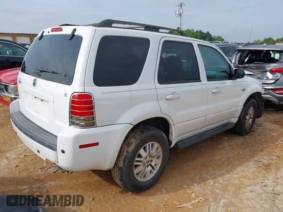 2005 Mercury Mariner Luxury z VIN 4M2YU56185DJ17484, wystawiony jako IAAI lot #42364348 z przebiegiem 199 262 mil mil oraz . Historia ofert i sprzedaży dostępna na DreamBid. Obrazek 4.