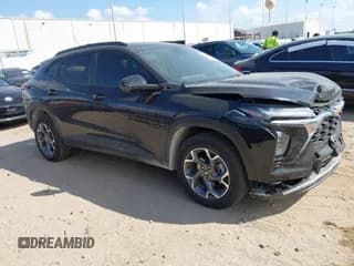✅ 2025 Chevrolet Trax LT • VIN: KL77LHEP0SC185465 • Лот: 43377415. Опубликован ранее на IAAI с пробегом 8 994 миль. Бесплатный доступ к архиву аукционных продаж из США и подробный отчёт об истории автомобиля на DreamBid. Изображение 1.