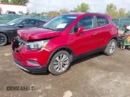 ✅ 2019 Buick Encore Preferred • VIN: KL4CJASB0KB855636 • Lot: 43303883. Wystawiony na IAAI z przebiegiem 90 134 mil. Bezpłatny archiwum sprzedaży aukcyjnych z USA i szczegółowy raport historii pojazdu na DreamBid. Zdjęcie 2.