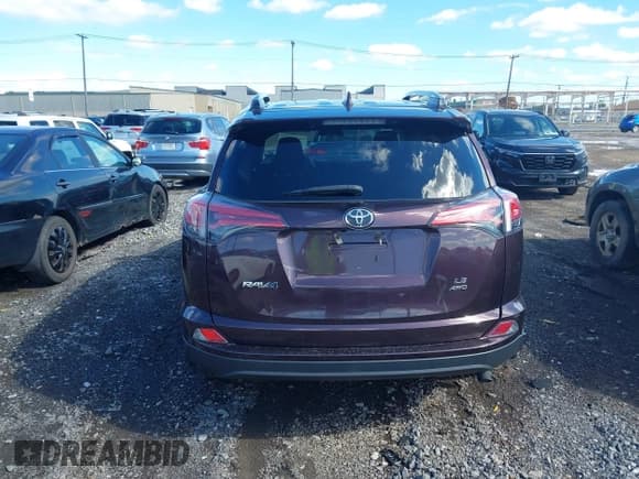 ✅ 2017 Toyota RAV4 LE • VIN: 2T3BFREV7HW683807 • Lot: 43397002. Wystawiony na IAAI z przebiegiem 37 197 mil. Bezpłatny archiwum sprzedaży aukcyjnych z USA i szczegółowy raport historii pojazdu na DreamBid. Zdjęcie 16.