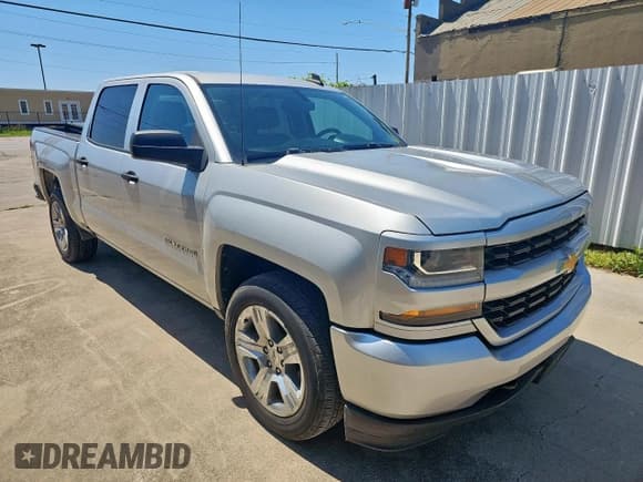 ✅ 2018 Chevrolet Silverado 1500 Custom • VIN: 3GCPCPEC6JG188408 • Лот: 52579595. Опубликован ранее на Copart с пробегом 74 895 миль. Бесплатный доступ к архиву аукционных продаж из США и подробный отчёт об истории автомобиля на DreamBid. Изображение 1.