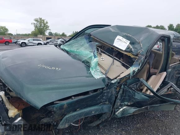 ✅ 2001 Chevrolet Silverado 2500HD LT3 • VIN: 1GCHK23G51F142490 • Лот: 40063395. Опубликован ранее на IAAI с пробегом 170 082 миль. Бесплатный доступ к архиву аукционных продаж из США и подробный отчёт об истории автомобиля на DreamBid. Изображение 6.