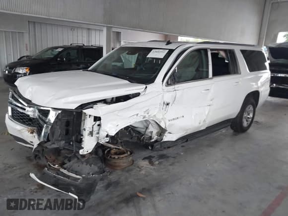 ✅ 2015 Chevrolet Suburban LT • VIN: 1GNSCJKC0FR104562 • Lot: 42806992. Wystawiony na IAAI z przebiegiem 178 433 mil. Bezpłatny archiwum sprzedaży aukcyjnych z USA i szczegółowy raport historii pojazdu na DreamBid. Zdjęcie 2.