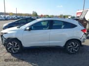 ✅ 2020 Honda HR-V Sport • VIN: 3CZRU6H18LM703434 • Lot: 43565350. Listed on IAAI with 49,005 mi. Free auction sales archive from the USA and detailed vehicle history report at DreamBid. Image 15.