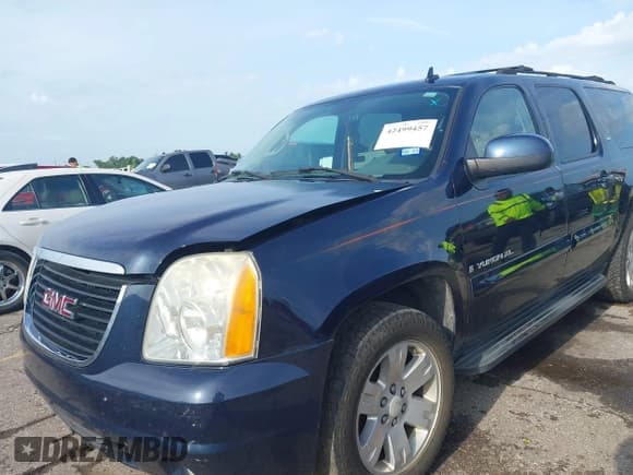 ✅ 2007 GMC Yukon XL SLT • VIN: 1GKFC16057J234139 • Lot: 42499457. Listed on IAAI with 196,721 mi. Free auction sales archive from the USA and detailed vehicle history report at DreamBid. Image 2.