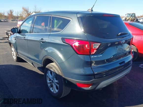 ✅ 2019 Ford Escape SE • VIN: 1FMCU0GD5KUC22647 • Лот: 43544230. Опубликован ранее на IAAI с пробегом 108 143 миль. Бесплатный доступ к архиву аукционных продаж из США и подробный отчёт об истории автомобиля на DreamBid. Изображение 3.