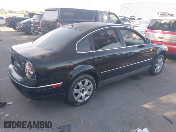 ✅ 2005 Volkswagen Passat GLS • VIN: WVWAE63B65E032189 • Lot: 42354181. Listed on IAAI with Not provided. Free auction sales archive from the USA and detailed vehicle history report at DreamBid. Image 4.