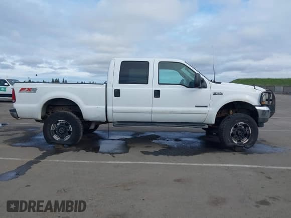 ✅ 2003 Ford F-250 XL • VIN: 1FTNW21F43EA49194 • Lot: 41731570. Wystawiony na IAAI z przebiegiem Nie podano. Bezpłatny archiwum sprzedaży aukcyjnych z USA i szczegółowy raport historii pojazdu na DreamBid. Zdjęcie 13.