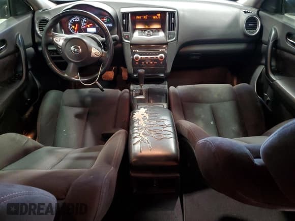 ✅ 2012 Nissan Maxima SV • VIN: 1N4AA5AP9CC802730 • Lot: 44195275. Wystawiony na Copart z przebiegiem 244 727 mil. Bezpłatny archiwum sprzedaży aukcyjnych z USA i szczegółowy raport historii pojazdu na DreamBid. Zdjęcie 8.